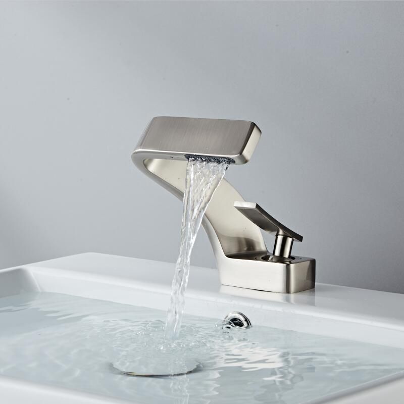 Rynx | AquaArc Modern Kitchen Faucet