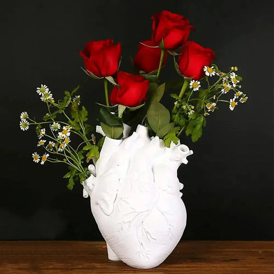 Rynx | Heart-shaped Resin Art Vase – Elegant, creative flower decoration