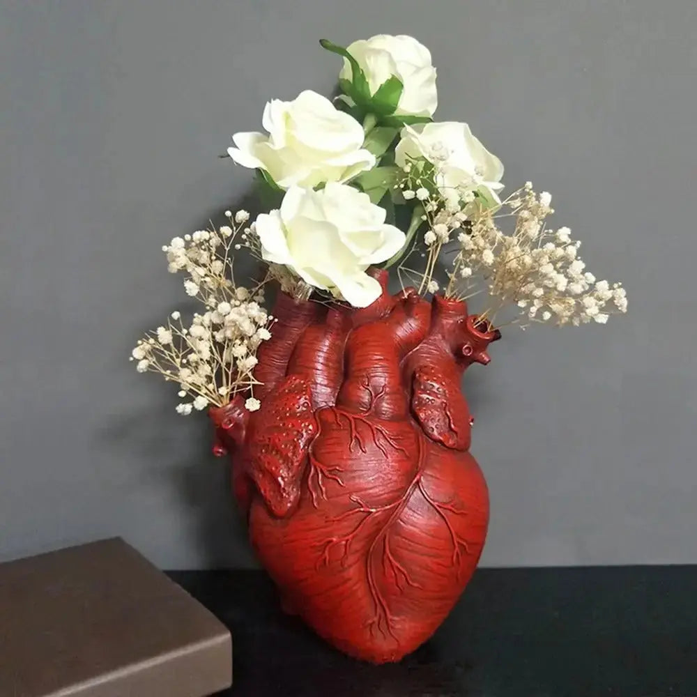 Rynx | Heart-shaped Resin Art Vase – Elegant, creative flower decoration
