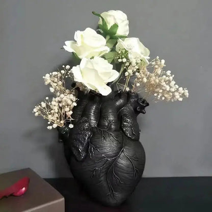 Rynx | Heart-shaped Resin Art Vase – Elegant, creative flower decoration