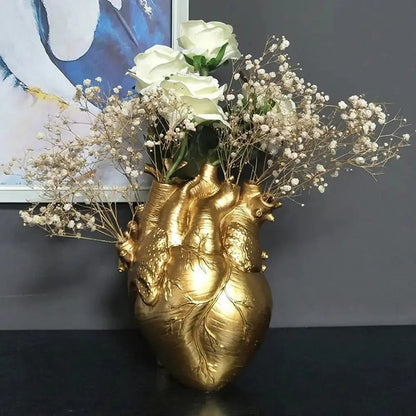 Rynx | Heart-shaped Resin Art Vase – Elegant, creative flower decoration