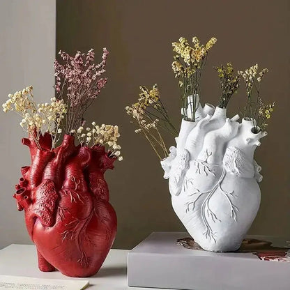 Rynx | Heart-shaped Resin Art Vase – Elegant, creative flower decoration