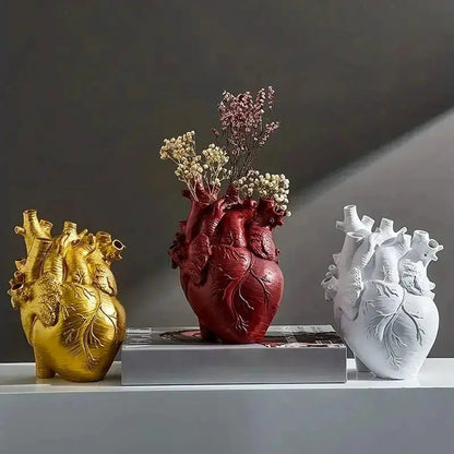 Rynx | Heart-shaped Resin Art Vase – Elegant, creative flower decoration