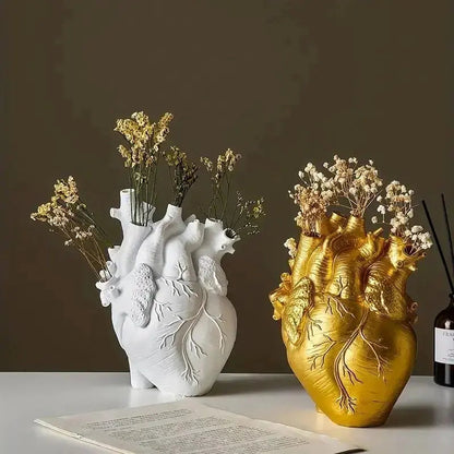 Rynx | Heart-shaped Resin Art Vase – Elegant, creative flower decoration