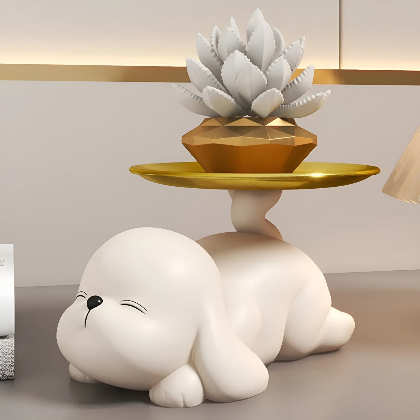 Rynx | Decorative dog bowl holder with tray