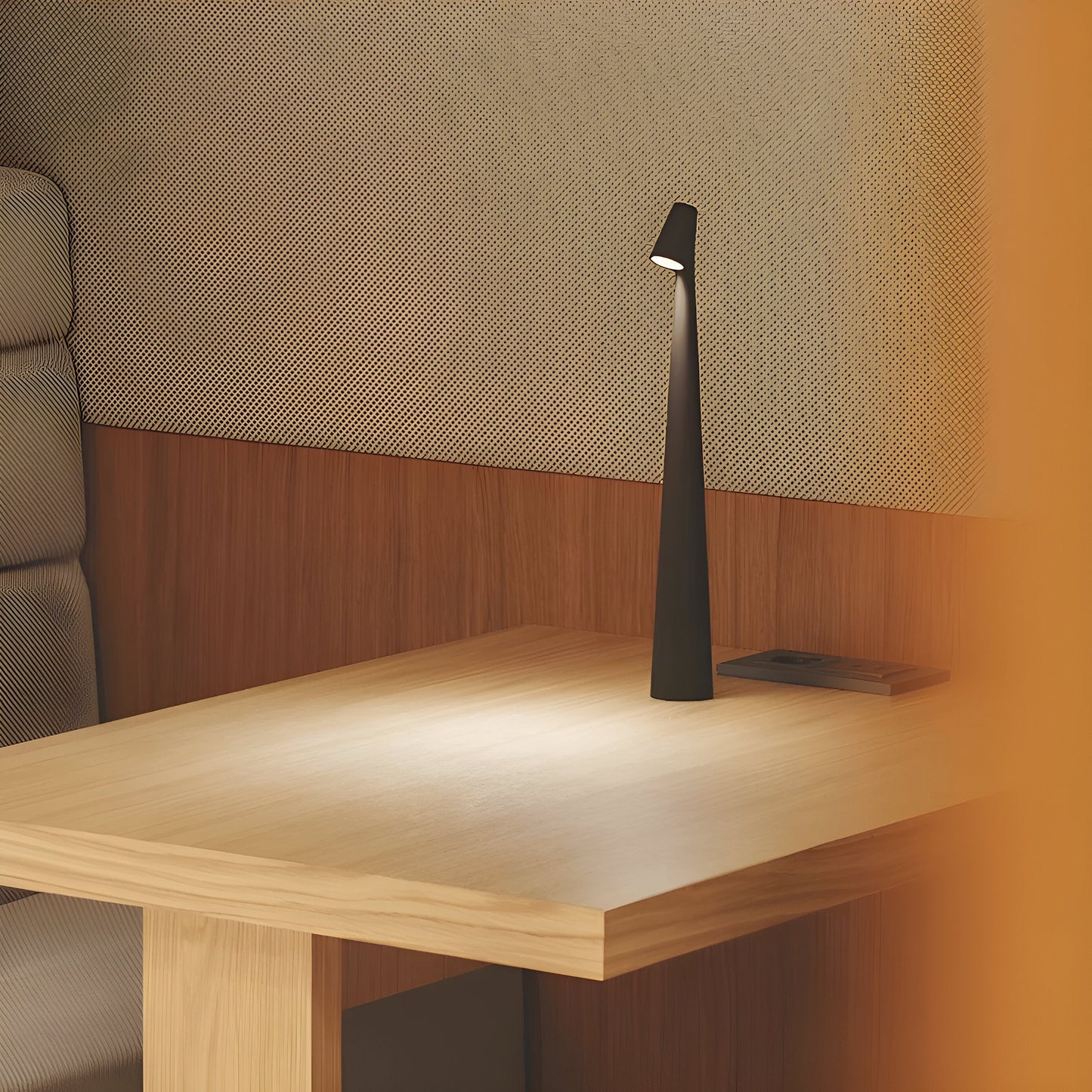 Rynx | Elegant LED Table Lamp - Wireless and Dimmable