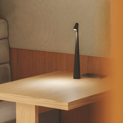 Rynx | Elegant LED Table Lamp - Wireless and Dimmable
