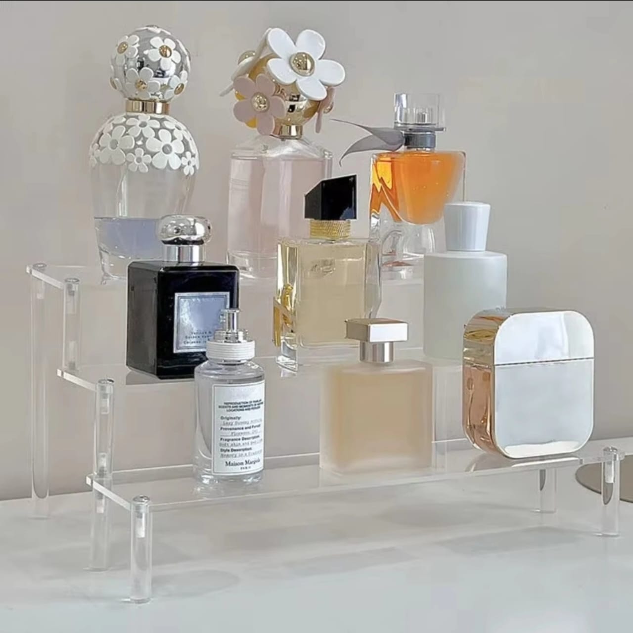 Rynx | Acrylic Make-up Stand