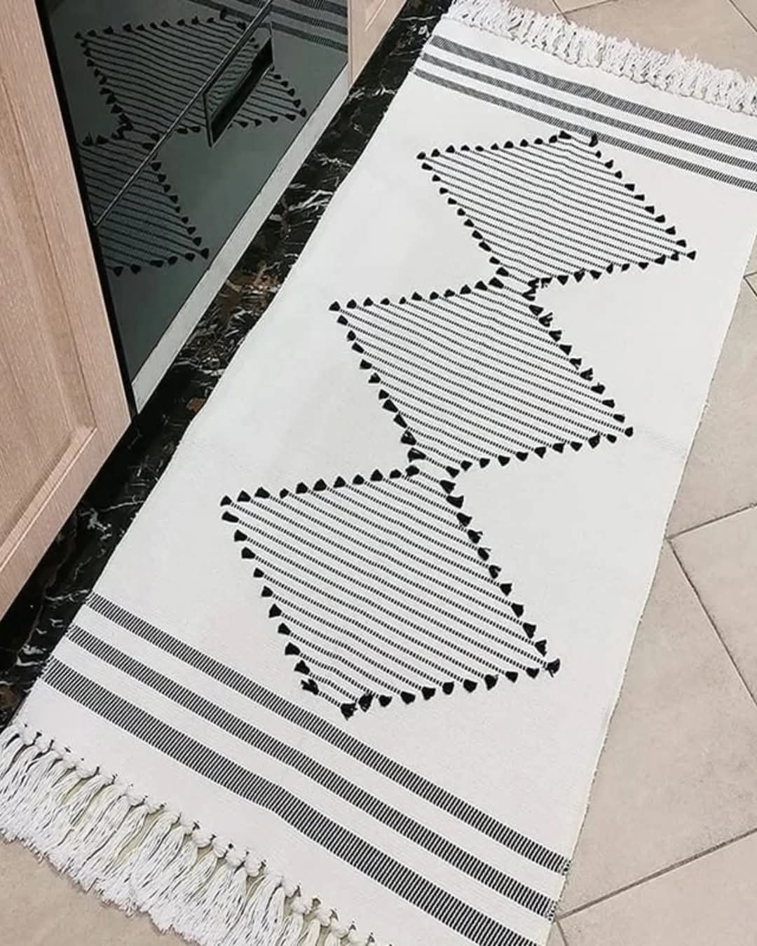 Rynx | Bohemian rugs with tassels