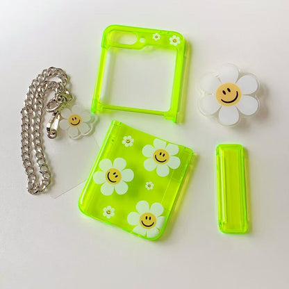 Rynx | Green Smiley Daisy Samsung Z Flip Case – Clear Floral Cover with Charm Chain