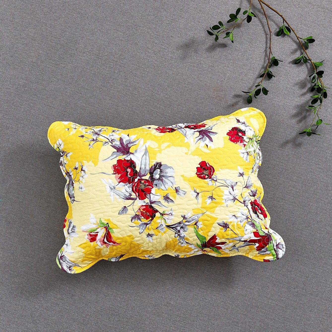 Rynx | Radiant Sunshine Yellow Hummingbirds Floral Wave Edge Bedspread Set