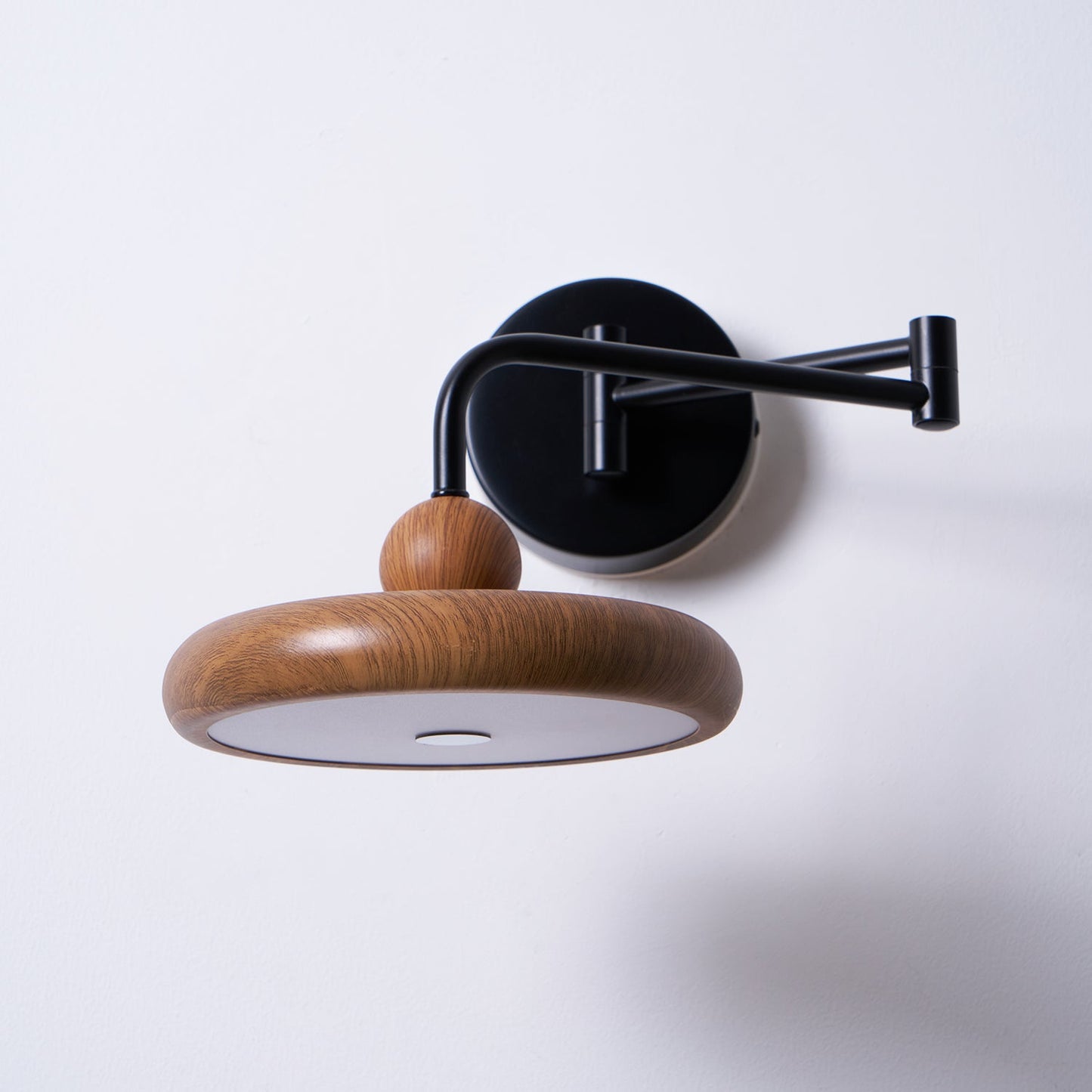 Rynx | Karlin Wall Light