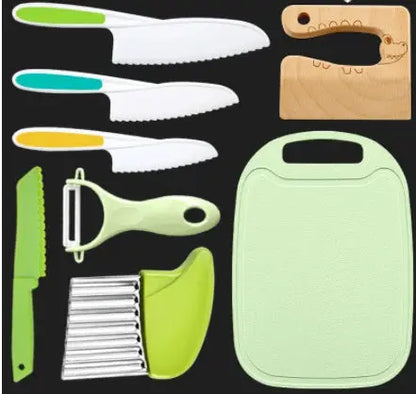 Rynx | Child-friendly kitchen set with knife, peeler & board