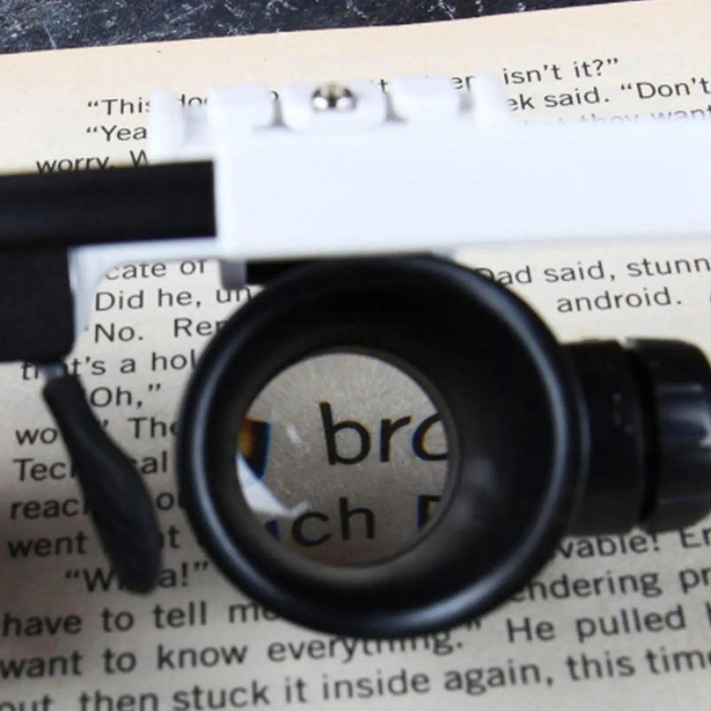 Rynx | LED magnifying glass – Hands-free precision with adjustable zoom