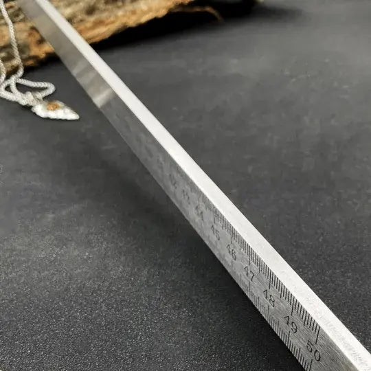 Rynx | Ruler made of hardened steel – used as an emergency tool
