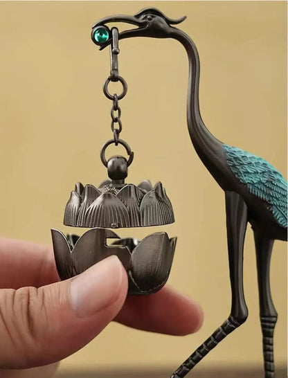 Rynx | Lotus-Crane Decor & Aroma Diffuser – For relaxed senses & warm atmosphere