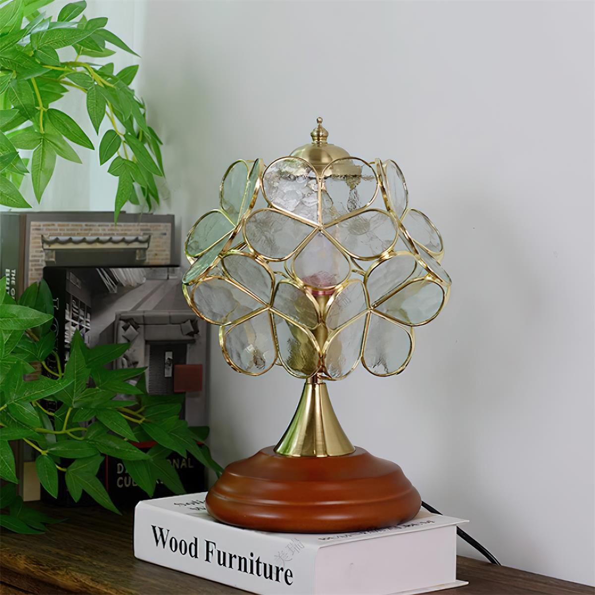 Rynx | Lumi Tiffany Table Lamp