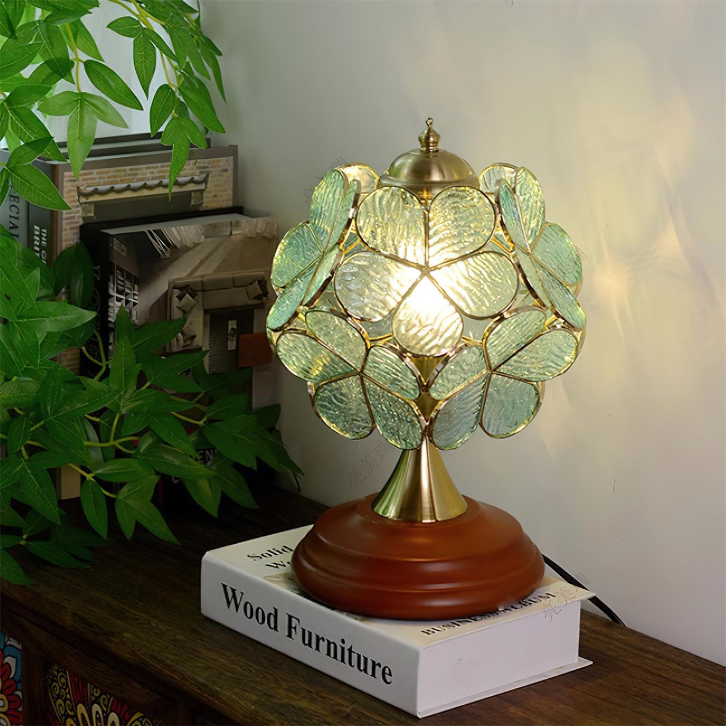 Rynx | Lumi Tiffany Table Lamp