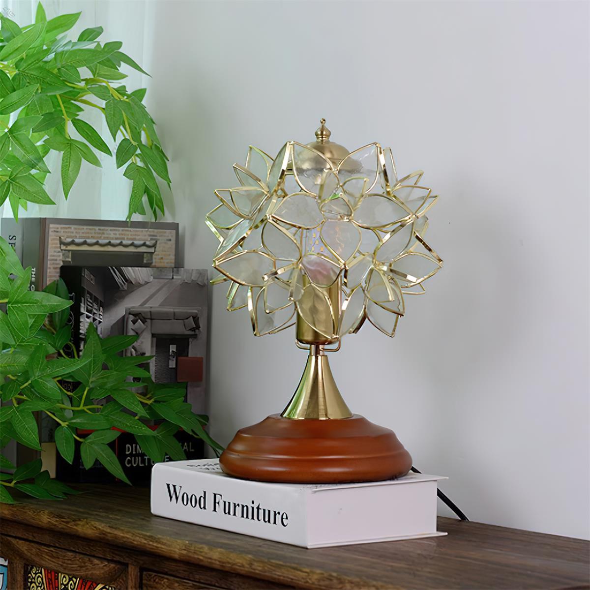 Rynx | Lumi Tiffany Table Lamp