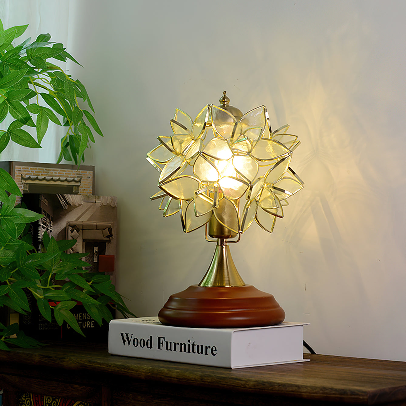 Rynx | Lumi Tiffany Table Lamp