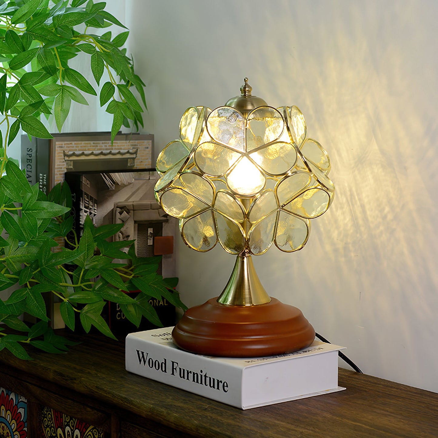 Rynx | Lumi Tiffany Table Lamp