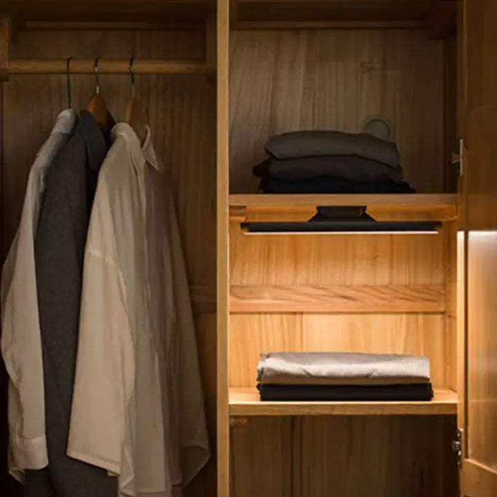 Rynx | Magnetic LED Touch Lamp – elegant, rechargeable & compact