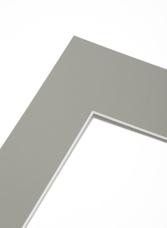 Rynx | Gray Image Matte
