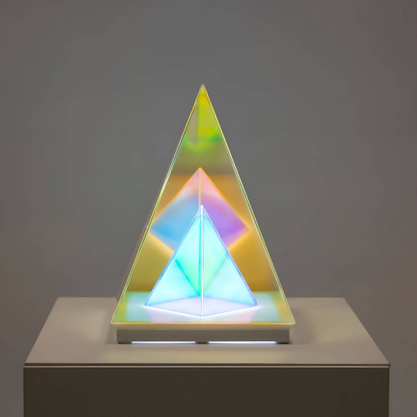 Rynx | Nova modern LED table lamp for unparalleled style