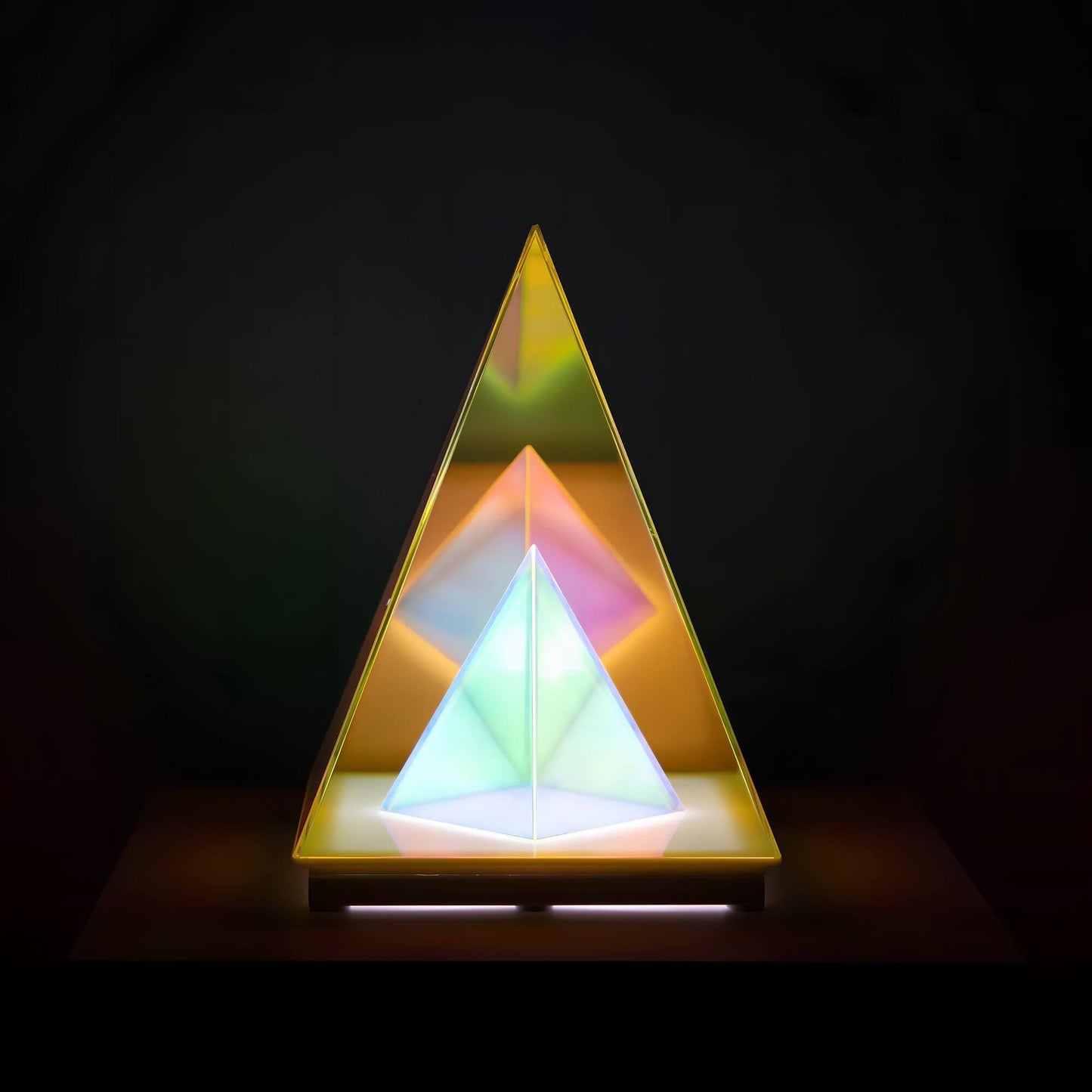 Rynx | Nova modern LED table lamp for unparalleled style