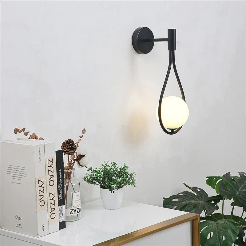 Rynx | Modern LED Wall Lamp in Glass and Metal