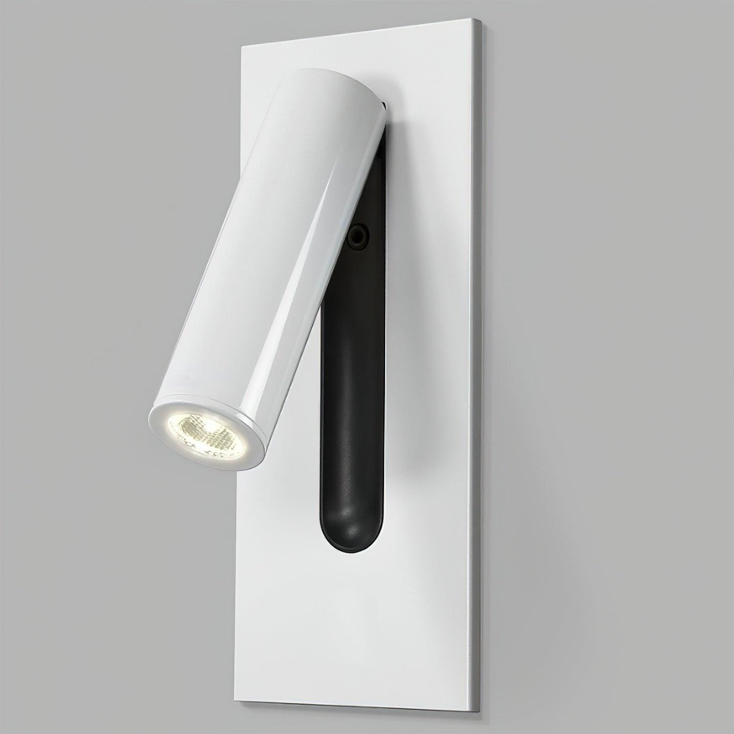 Rynx | Modern Laiton Wall Lamp