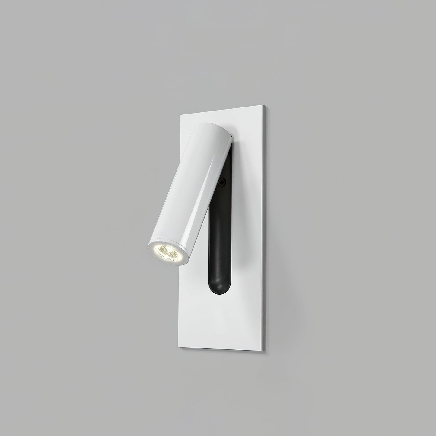 Rynx | Modern Laiton Wall Lamp