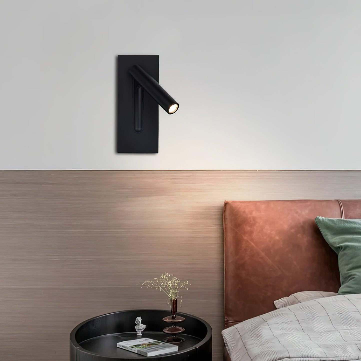 Rynx | Modern Laiton Wall Lamp