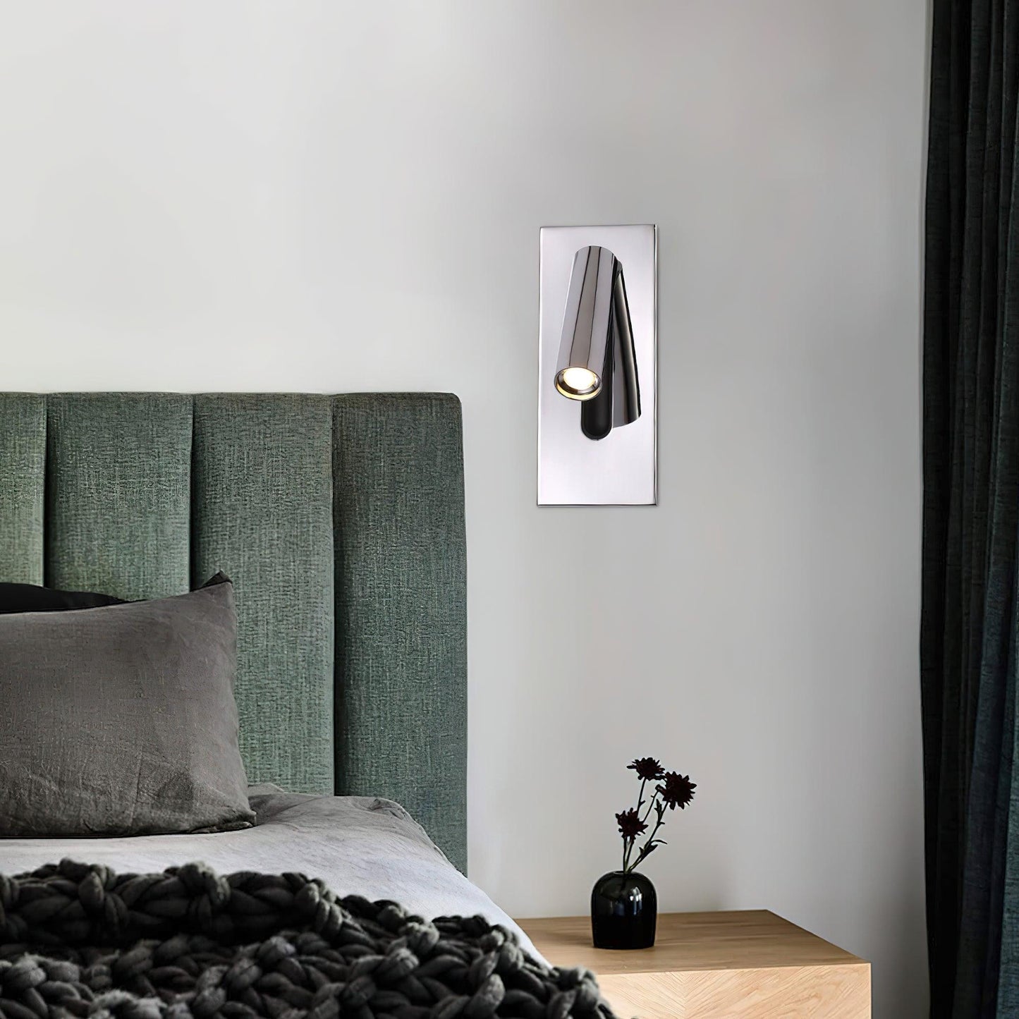 Rynx | Modern Laiton Wall Lamp