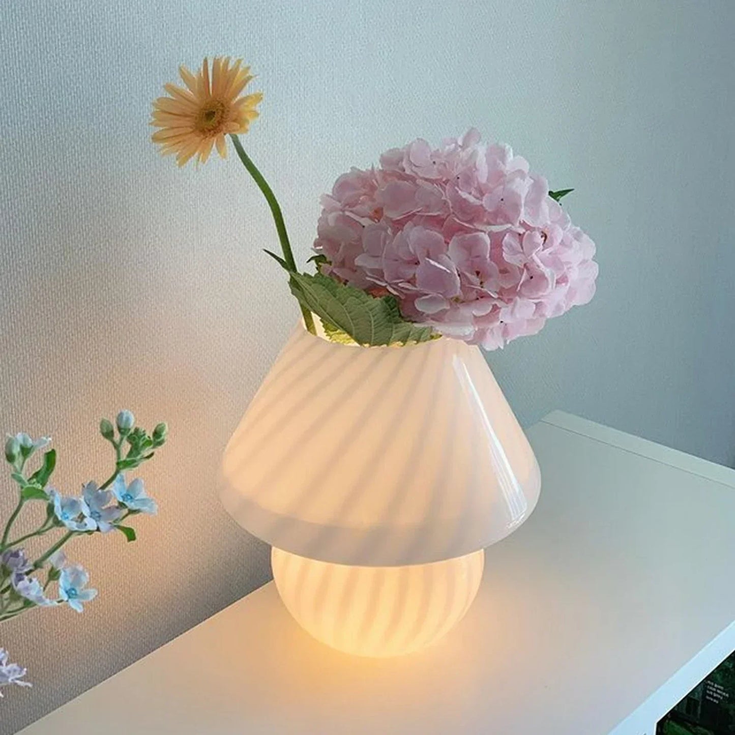 Rynx | Radiance Glass Desk Lamp - Modern Table Lamp