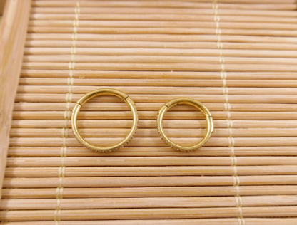 Rynx | Titanium labret with diamond-set seamless ear cartilage ring