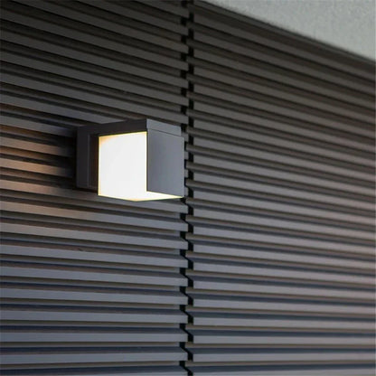 Rynx | LichtStijl - LED Outdoor Wall Lamp for Modern Gardens