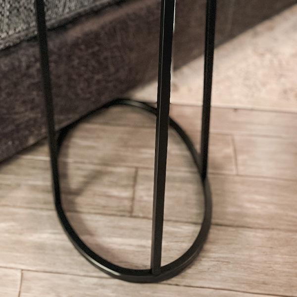 Rynx | Oval Metal C Table