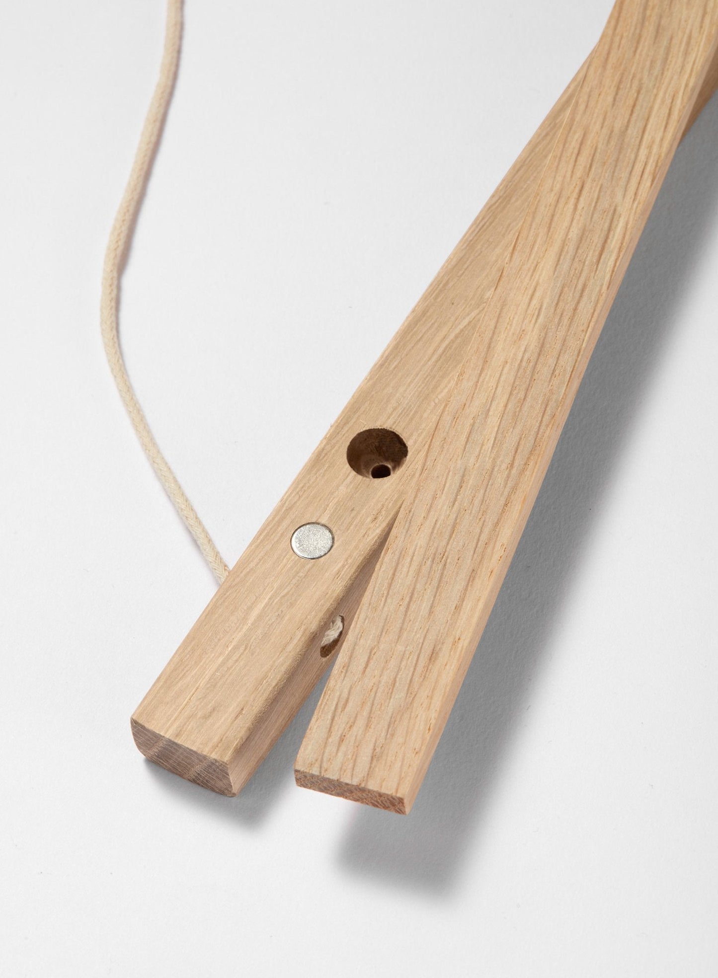 Rynx | Solid Oak Poster Hanger, 20 in | 51 cm