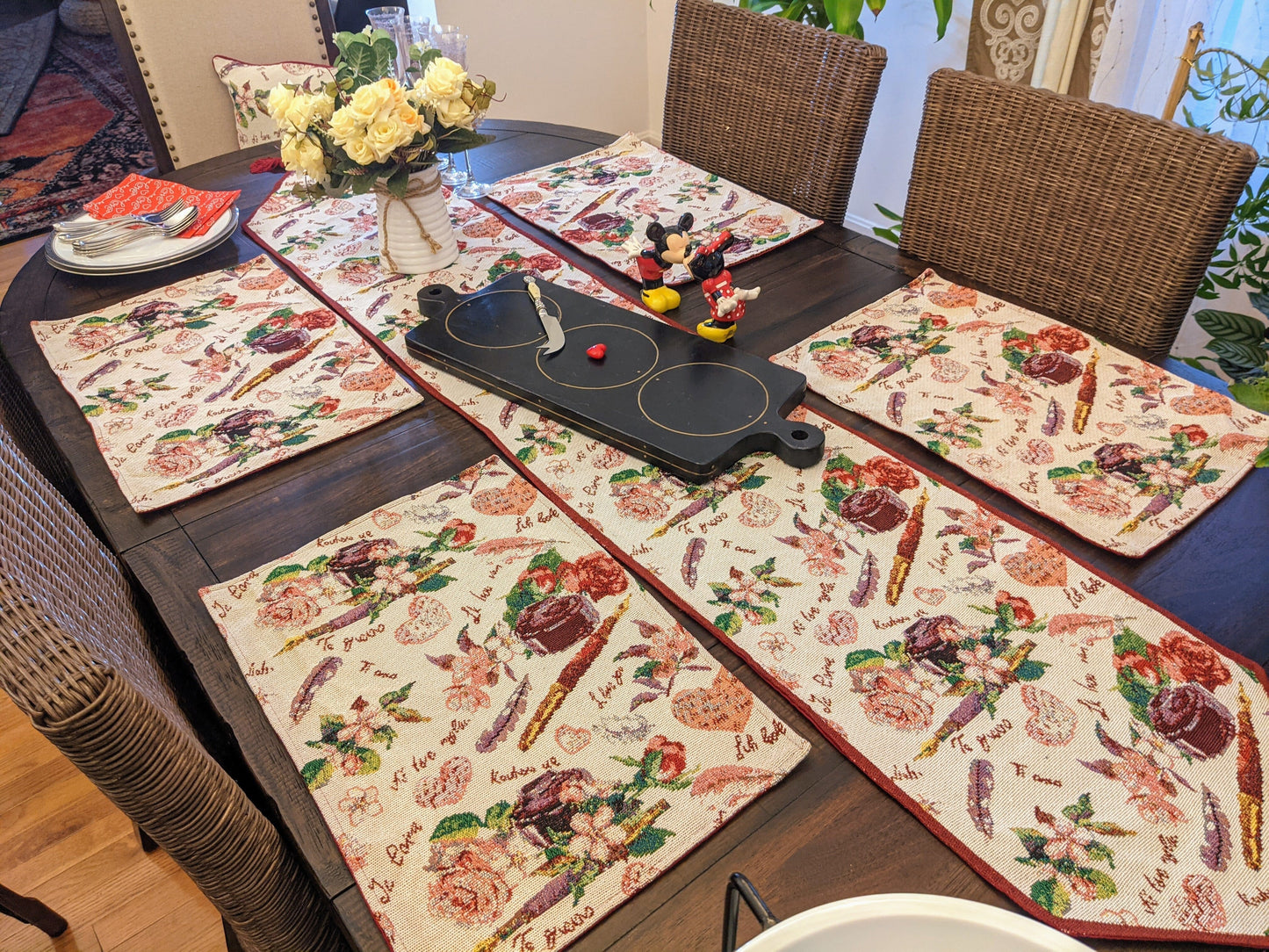 Rynx | DaDa Bedding Set consisting of 4 pieces Sweet Love Notes Pink Floral Tapestry Dining Table Sets 33 cm x 48 cm