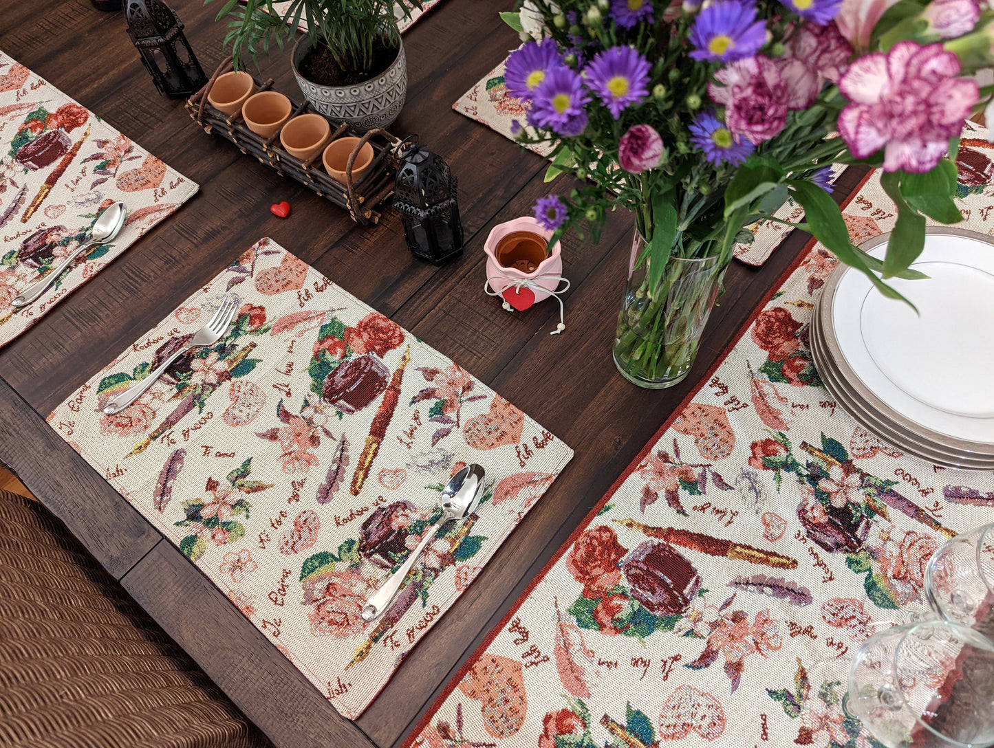 Rynx | DaDa Bedding Set consisting of 4 pieces Sweet Love Notes Pink Floral Tapestry Dining Table Sets 33 cm x 48 cm