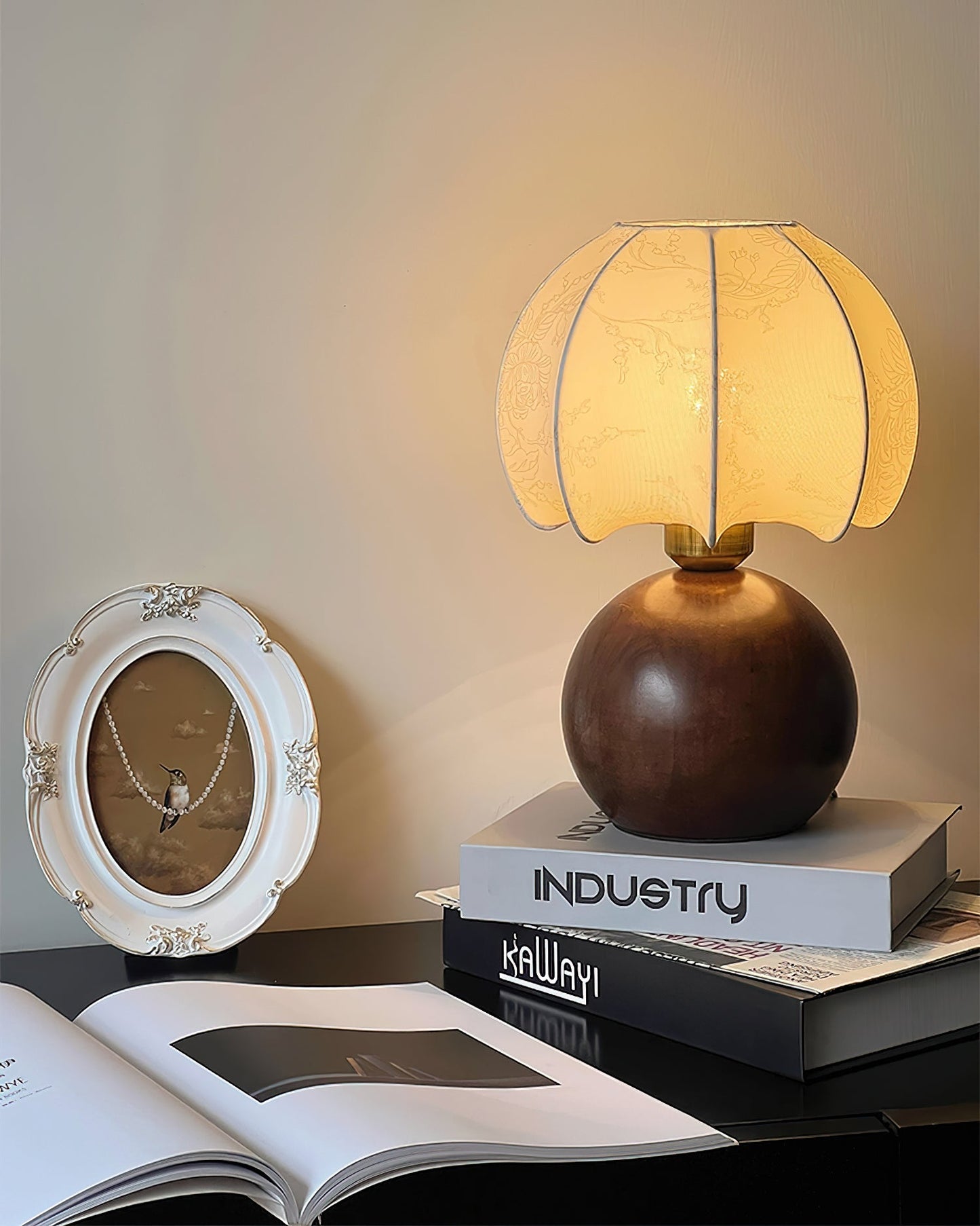 Rynx | Peonies Table Light