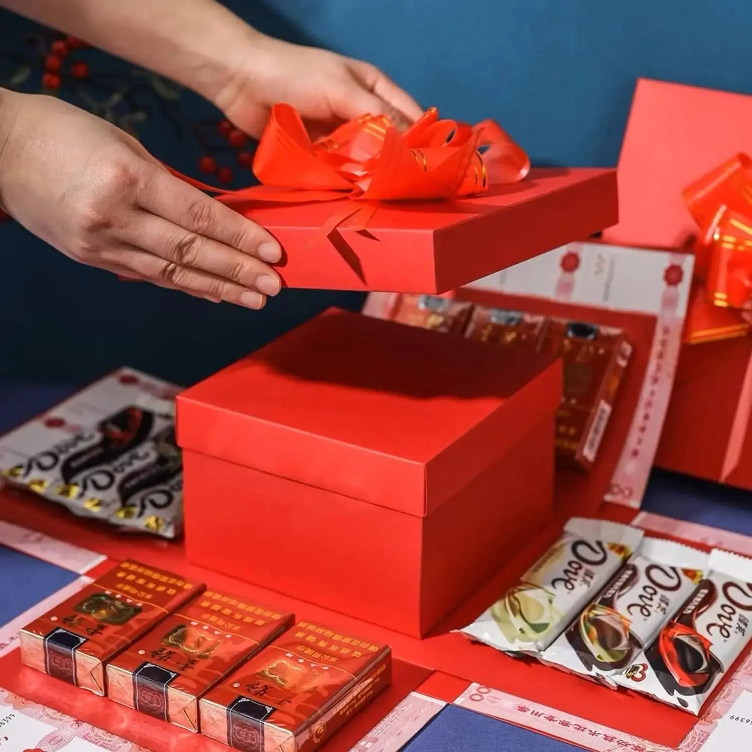 Rynx | Surprise Explosion Box (+ 8 Free Butterflies)