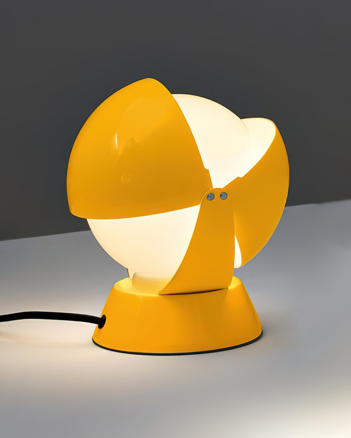 Rynx | Pileino Table Lamp
