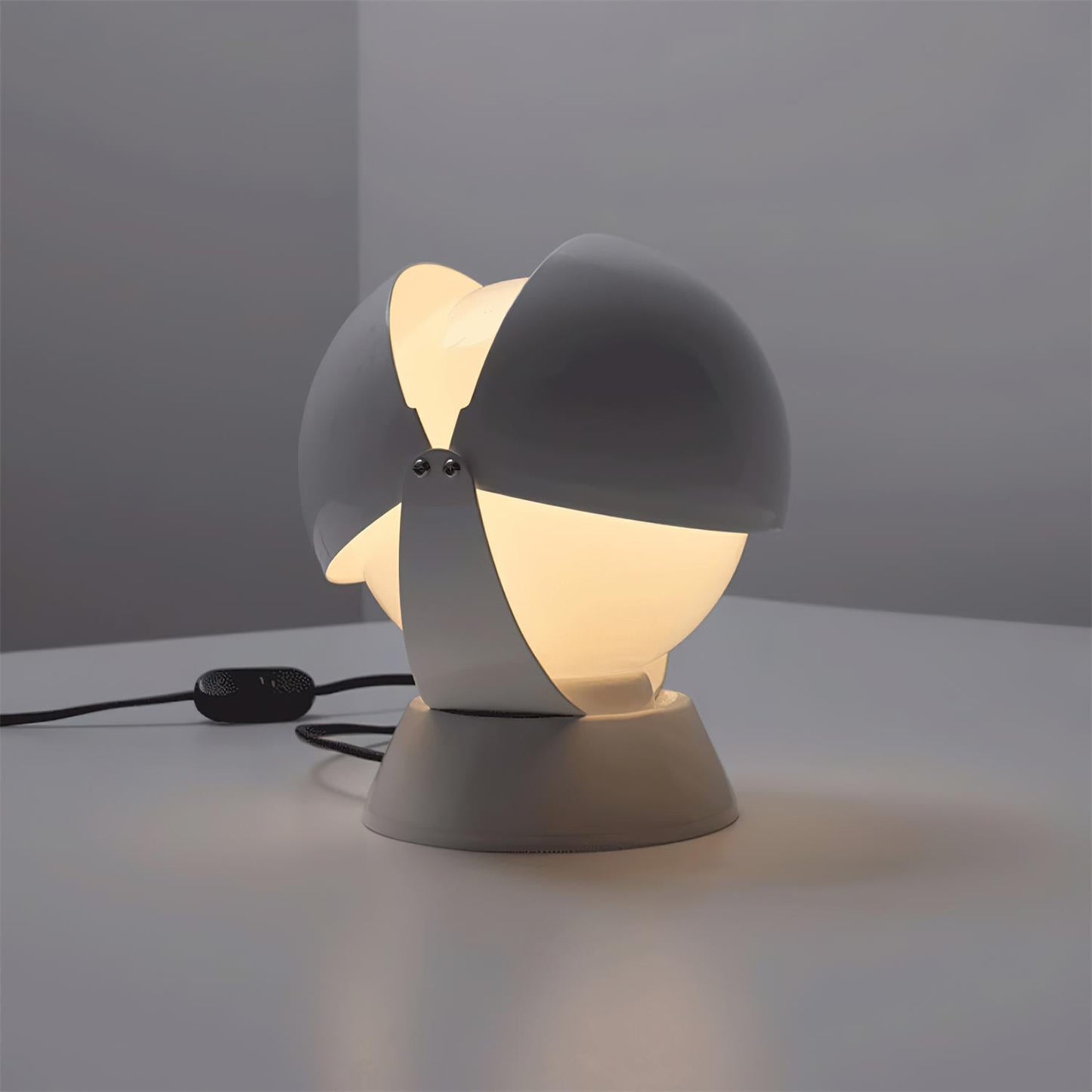 Rynx | Pileino Table Lamp