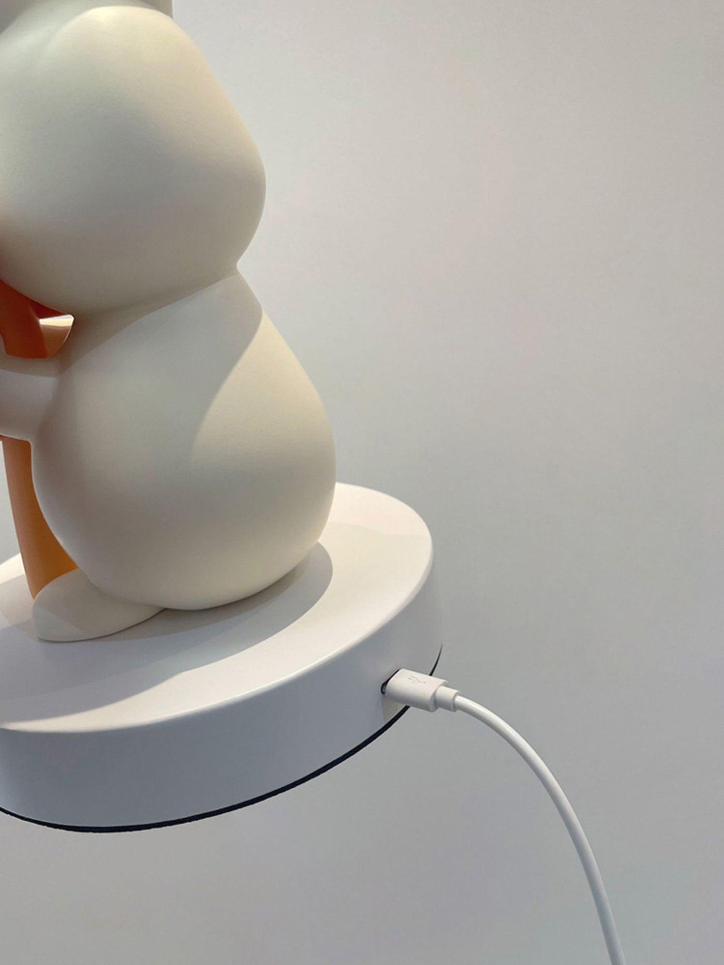 Rynx | Rabbit Hug Table Lamp