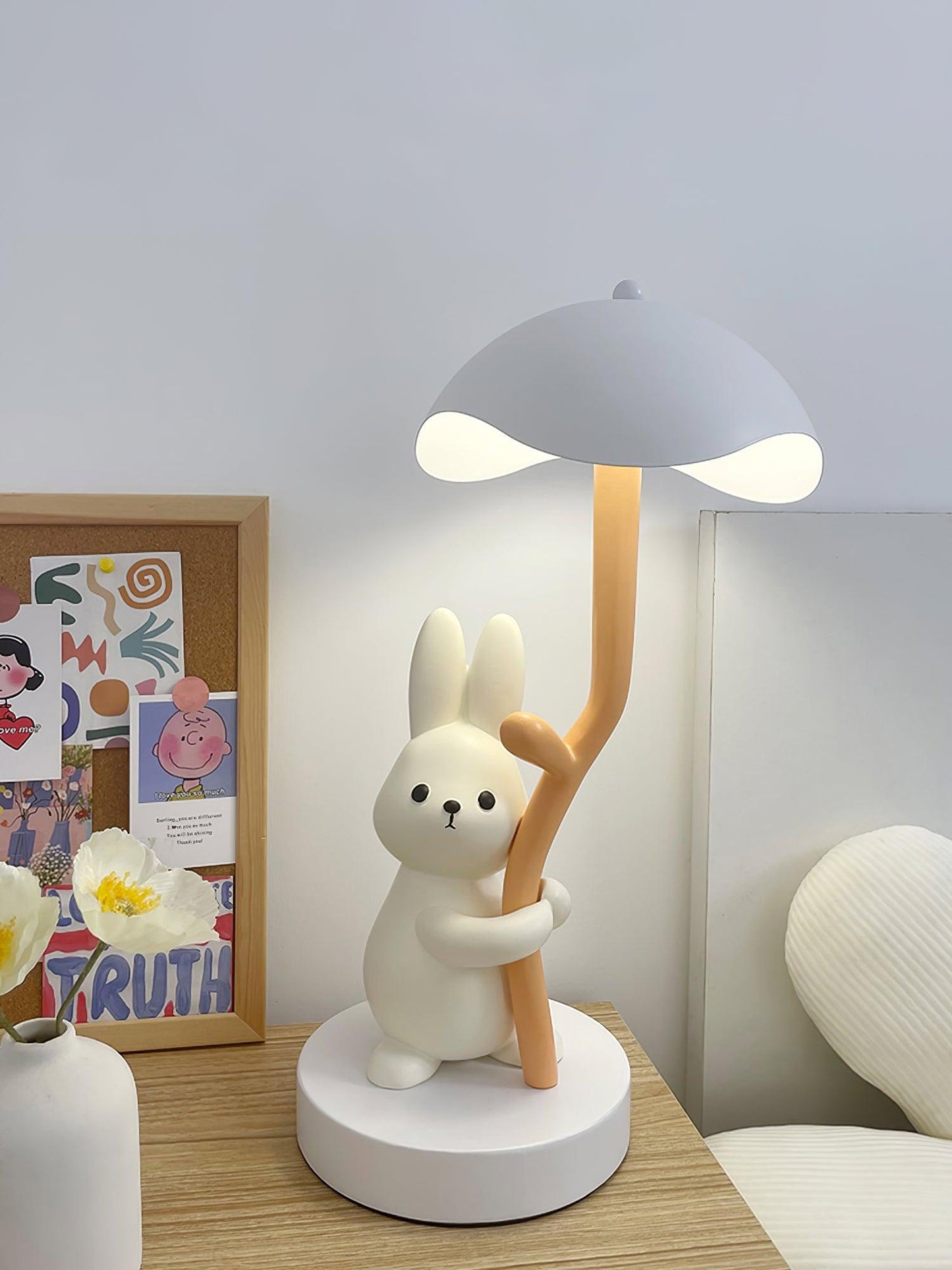Rynx | Rabbit Hug Table Lamp