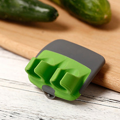Rynx | Protective Vegetable Peeler – Finger Protection