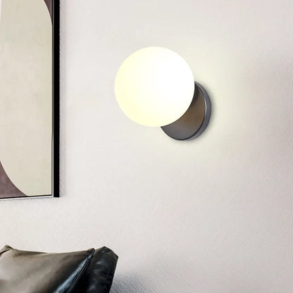Rynx | GoldLicht - Modern Golden Wall Lamp With Glass Sphere