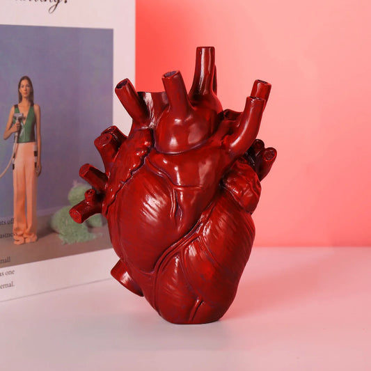 Rynx | Creative Heart-Shaped Resin Vase for Flowers – Customized Desktop Home Decoration Sculpture